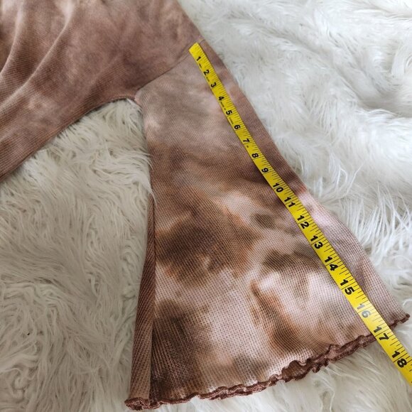 Entro Taupe Brown Tie Dye Bell Sleeve Top Size Small Waffle Knit Long Sleeve - Picture 8 of 11